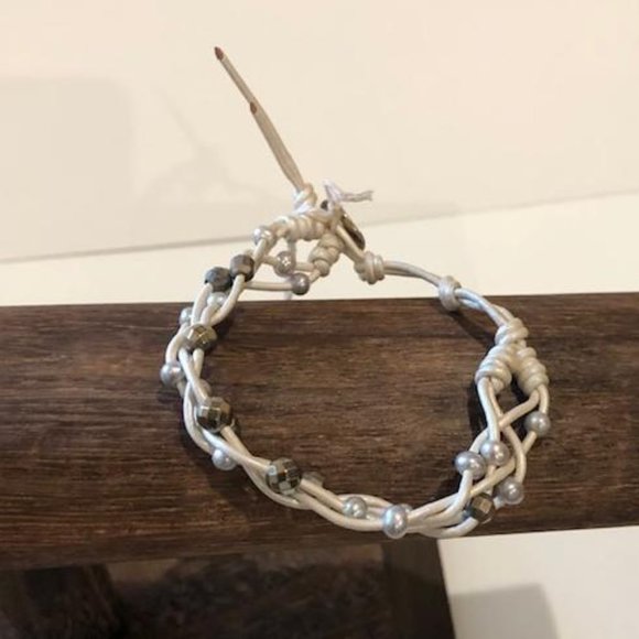 CHAN LUU GREY PEARL SINGLE STRAND BRACELET/PEARL LEATHER, BS-5539, NEW - Picture 4 of 4